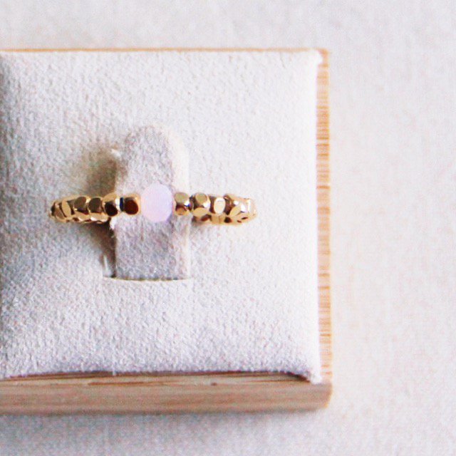 Elastische ring met natuursteen - roze